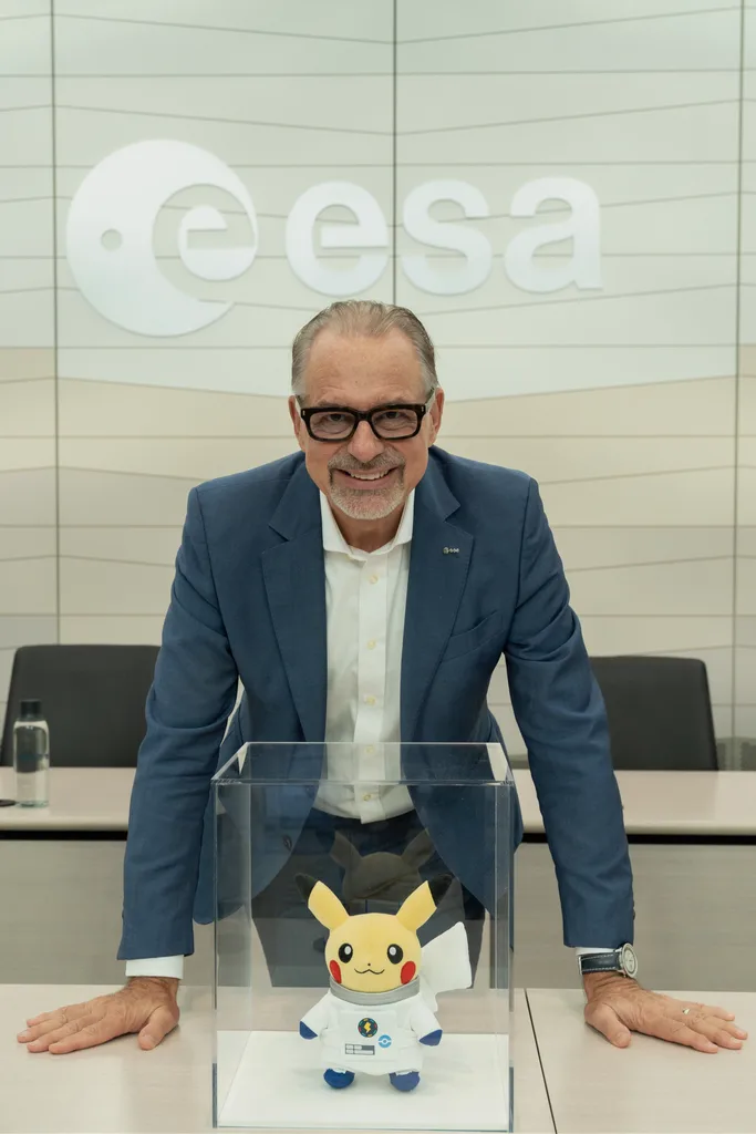 Josef Aschbacher, Diretor-Geral da ESA com o Pikachu