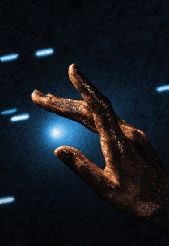 Imagem artística de uma mão coberta de poeira dourada apontando para um cometa brilhante no céu escuro, ilustrando a atenção da NASA ao objeto 3I/ATLAS.